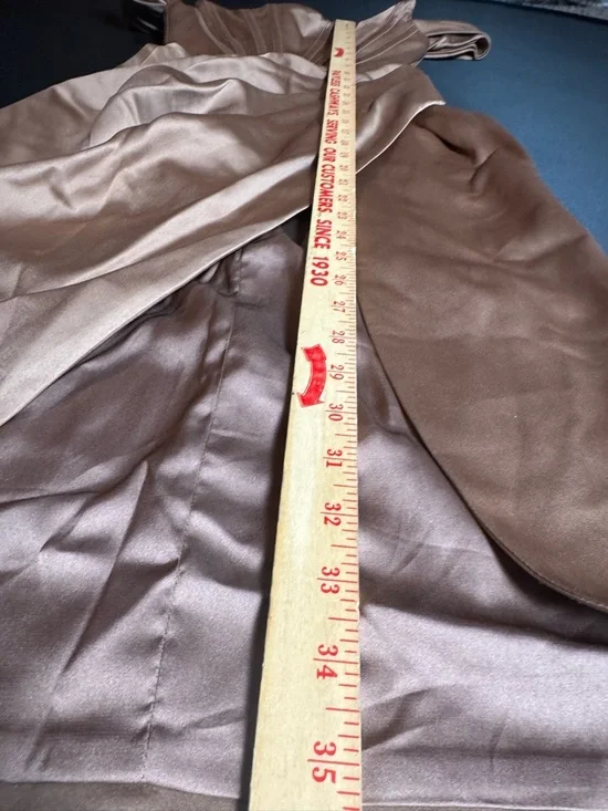 HOUSE OF CB ‘Loretta’ Toffee Satin Off Shoulder Dress 🤎 Size S (US 4–6) - Picture 4 of 8